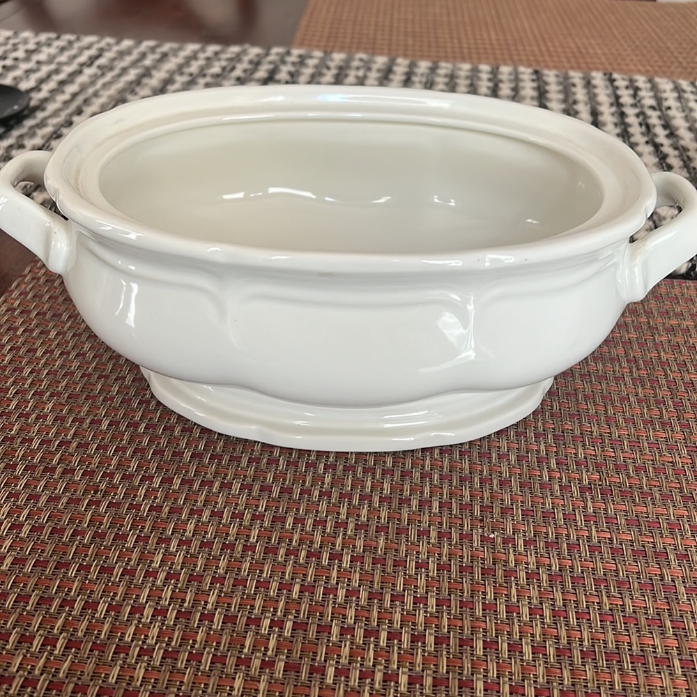 Mikasa French Country Side 1.5 qt covered Oval Casserole Piece - Picture 3 of 5